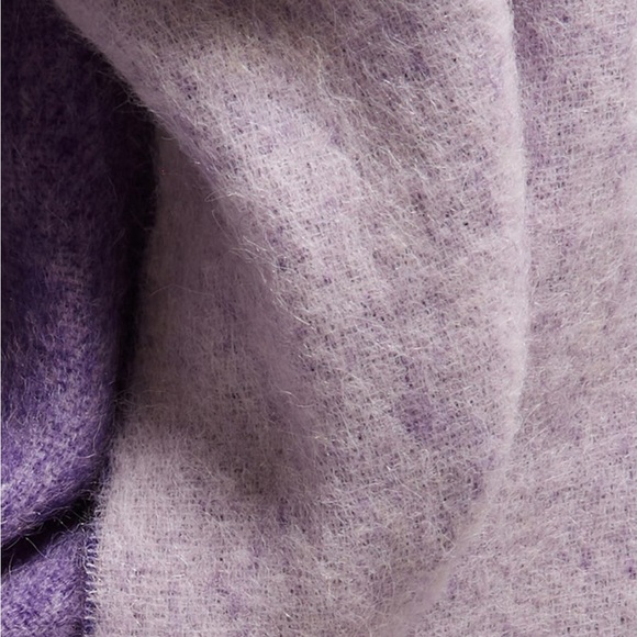 Authentic Burberry Scarf - Picture 4 of 4